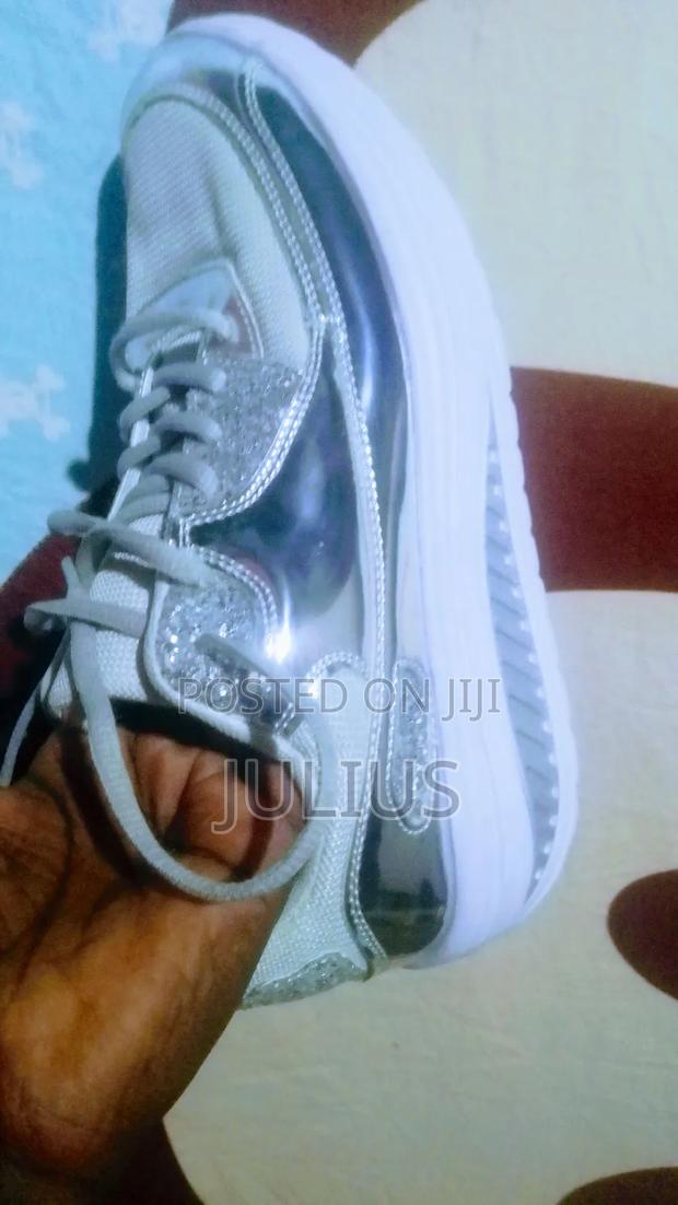 Best Shoes - thumbnail 2