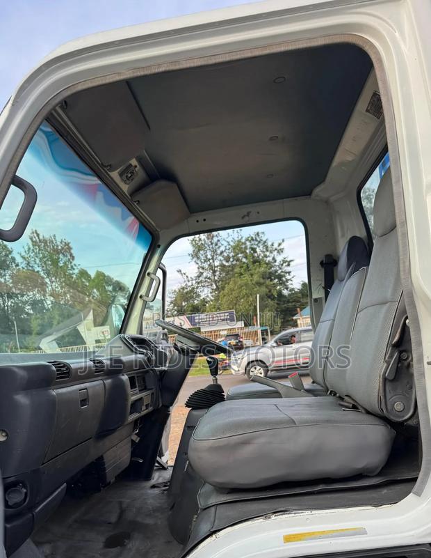 Isuzu NPR Cover Body 2019 Local - thumbnail 5