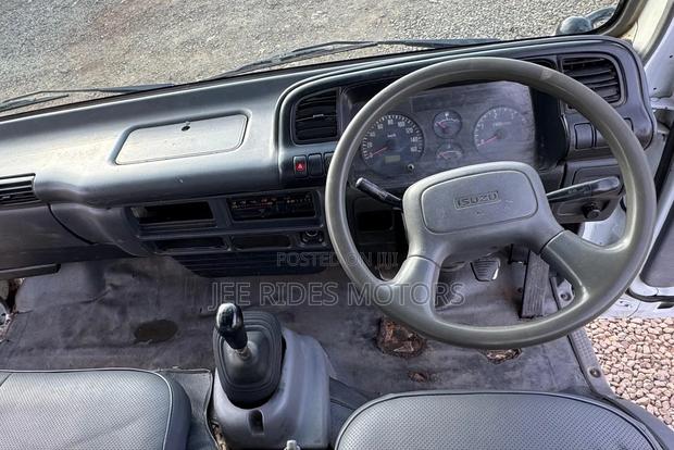 Isuzu NPR Cover Body 2019 Local - thumbnail 6