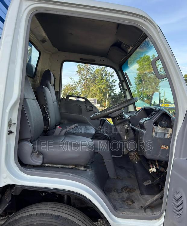 Isuzu NPR Cover Body 2019 Local - thumbnail 8