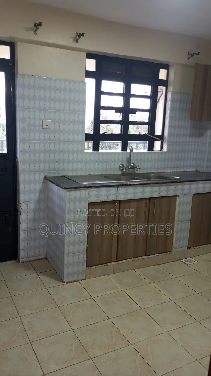 3bdrm Apartment in Ruaka for rent