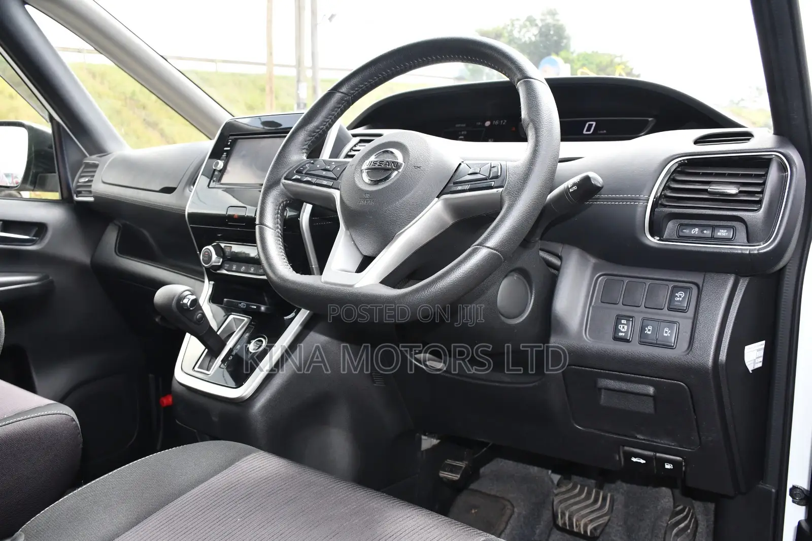 Nissan Serena 2019 Off white