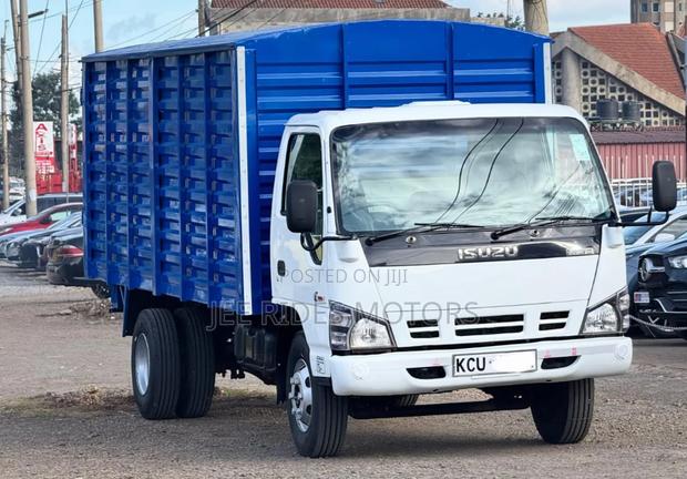 Isuzu NPR Cover Body 2019 Local - main view
