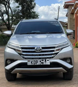 Toyota Rush 2022 Silver