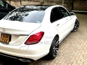 Mercedes-Benz C350 C350e Hybrid RWD 2017 White