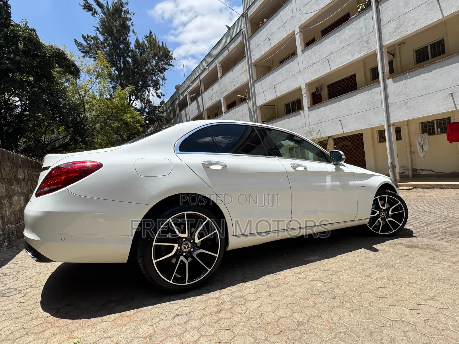 Mercedes-Benz C350 C350e Hybrid RWD 2017 White