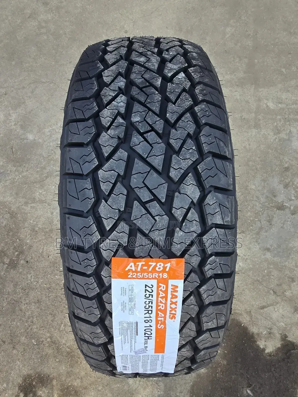 225 /55 R18 Maxxis (Taiwan).