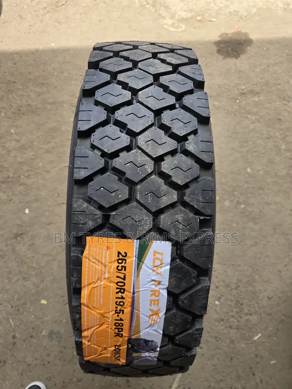 265 /70 R19. 5 LCH Tyres (Diff) Commercial.