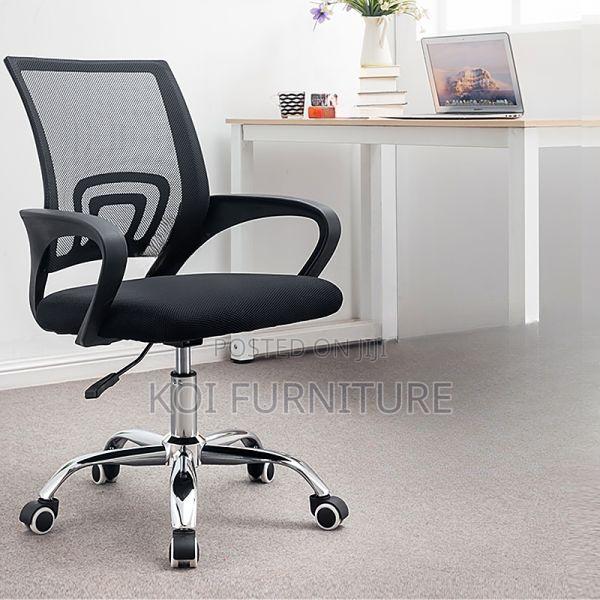 Office Chair : Medium-Back Secretarial Office Chair