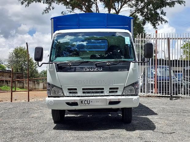 Isuzu NPR Truck - thumbnail 4