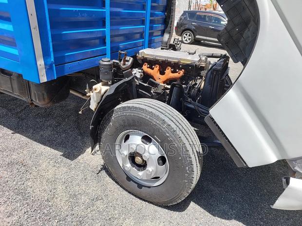Isuzu NPR Truck - thumbnail 7