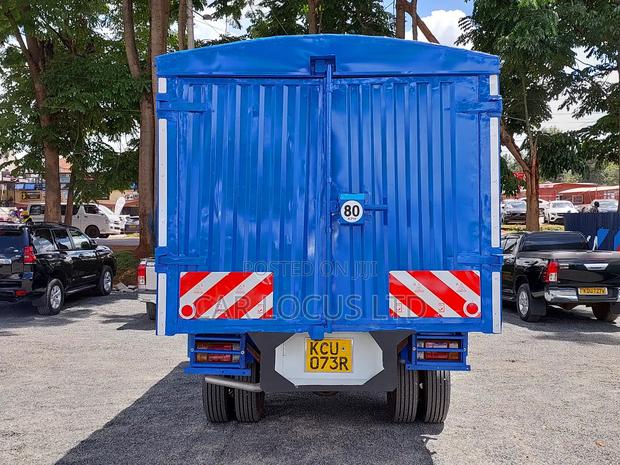 Isuzu NPR Truck - thumbnail 15