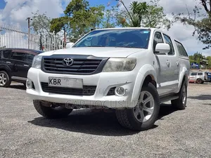 Toyota Hilux 2012 White