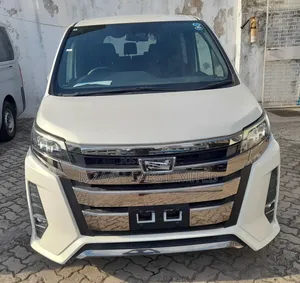 Toyota Noah 2.0 AWD (7 Seater) 2018 White
