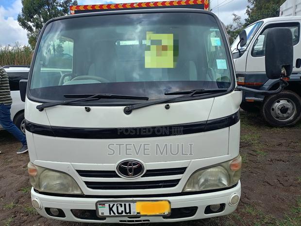 Toyota Dyna - thumbnail 2