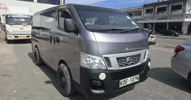 Nissan Caravan (Urvan) 2015 Grey - thumbnail 3