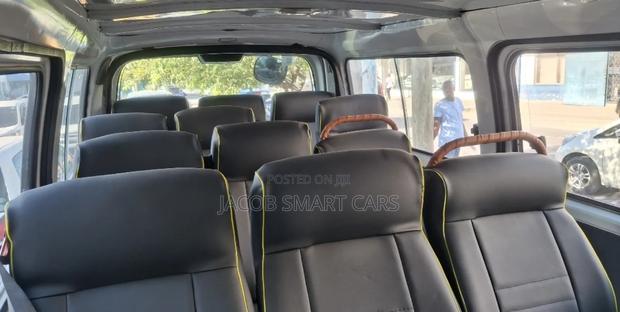 Nissan Caravan (Urvan) 2015 Grey - thumbnail 5