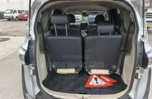 Toyota Sienta 2016 Silver