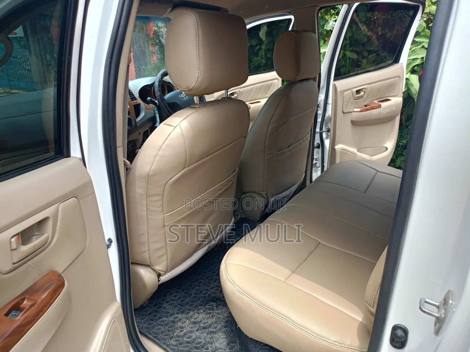 Toyota Hilux 2012 White