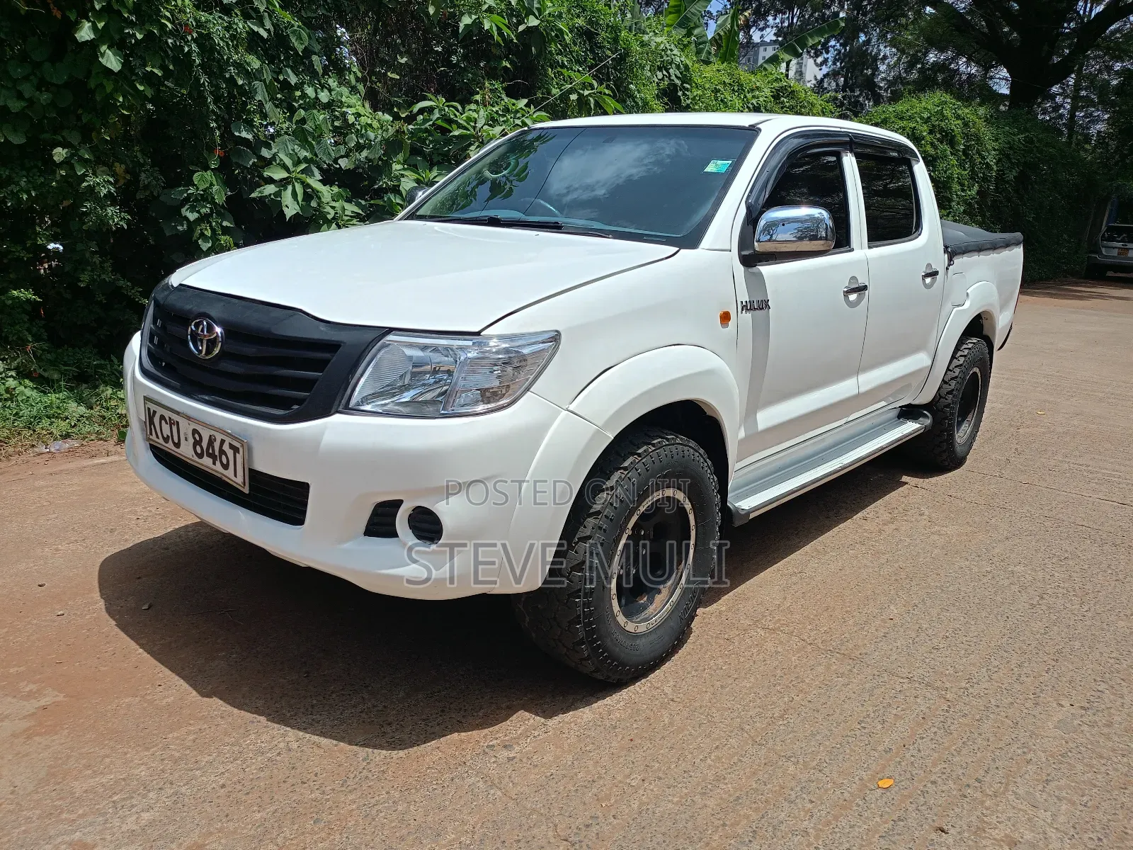 Toyota Hilux 2012 White