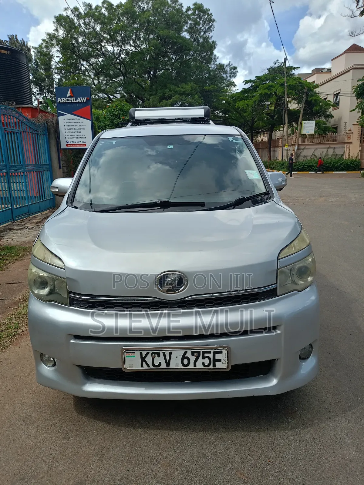 Toyota Voxy 2012 Silver