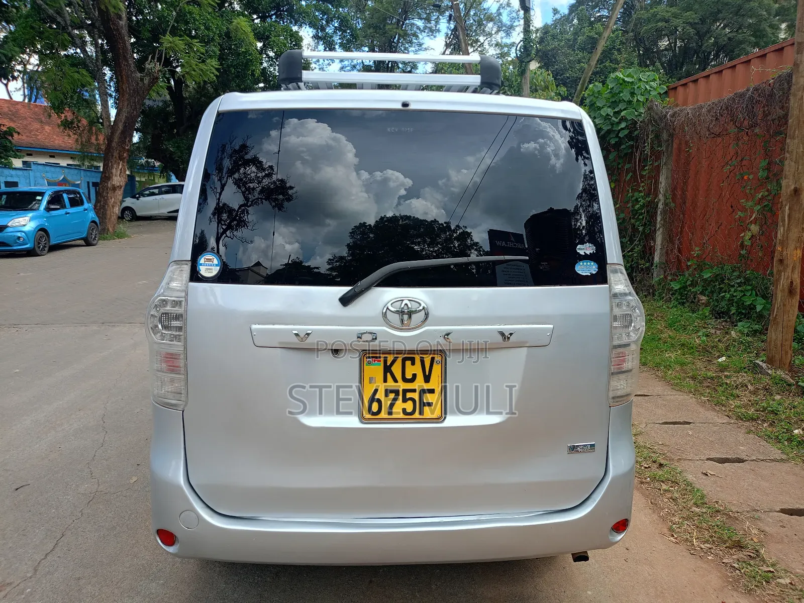Toyota Voxy 2012 Silver