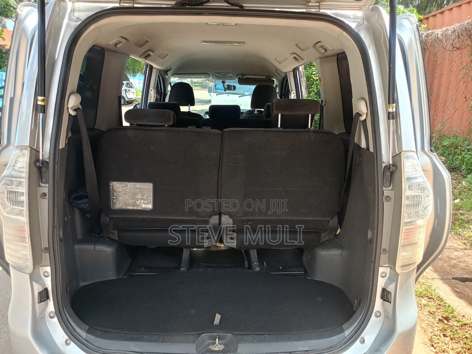 Toyota Voxy 2012 Silver