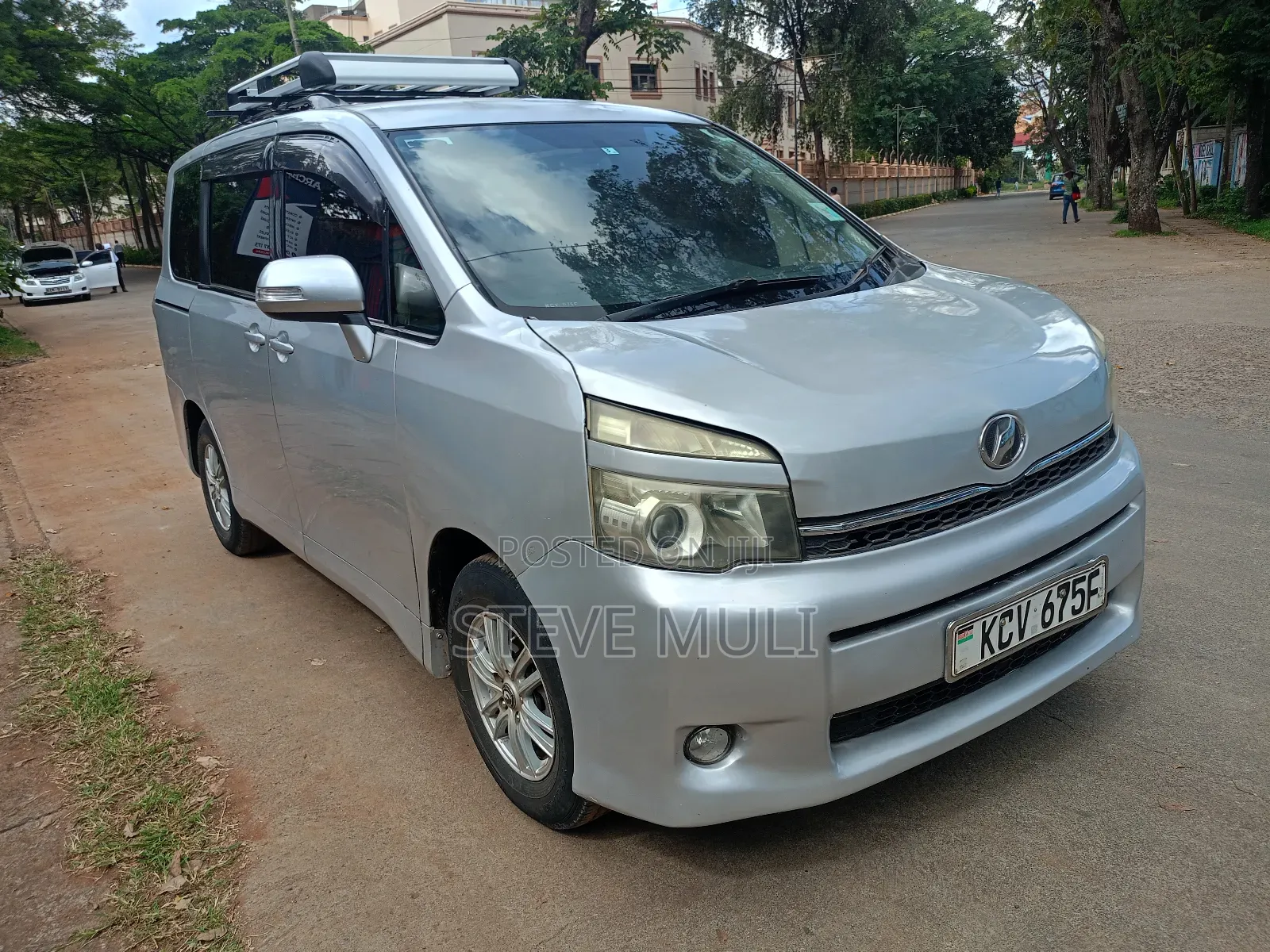 Toyota Voxy 2012 Silver