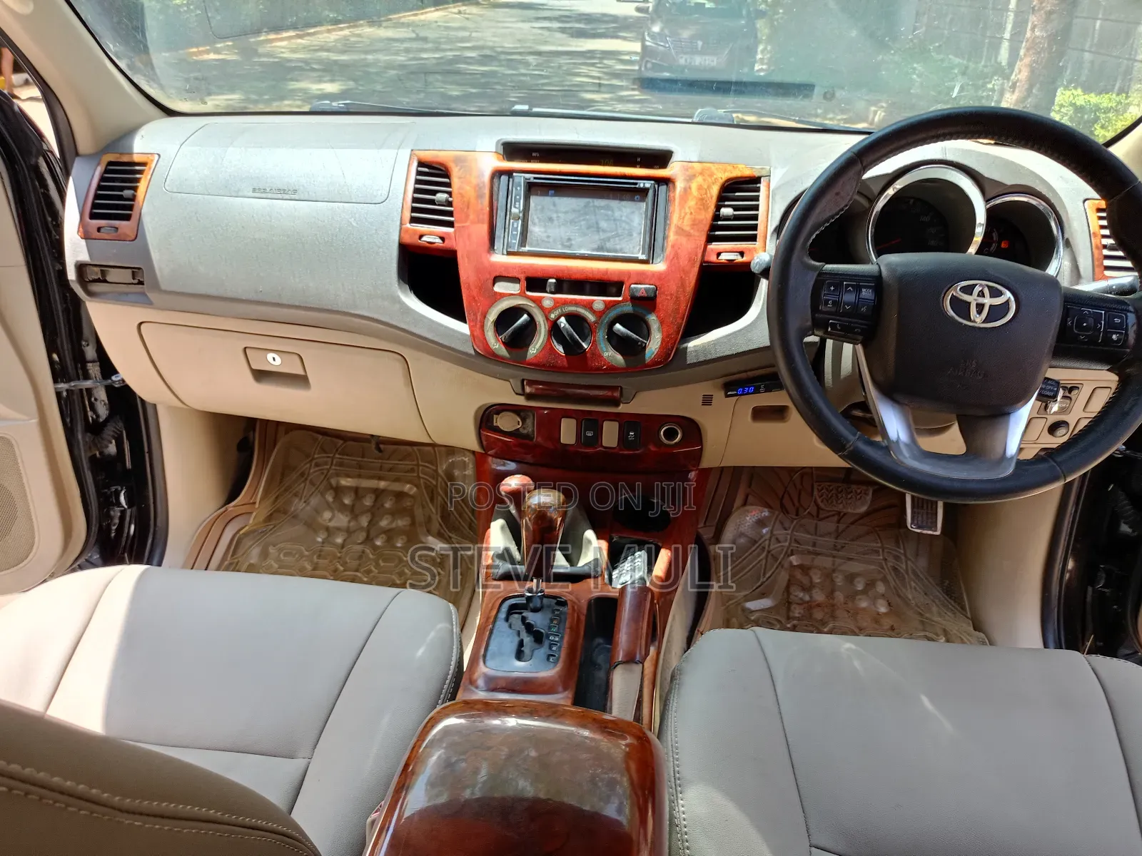 Toyota Hilux 2012 Black