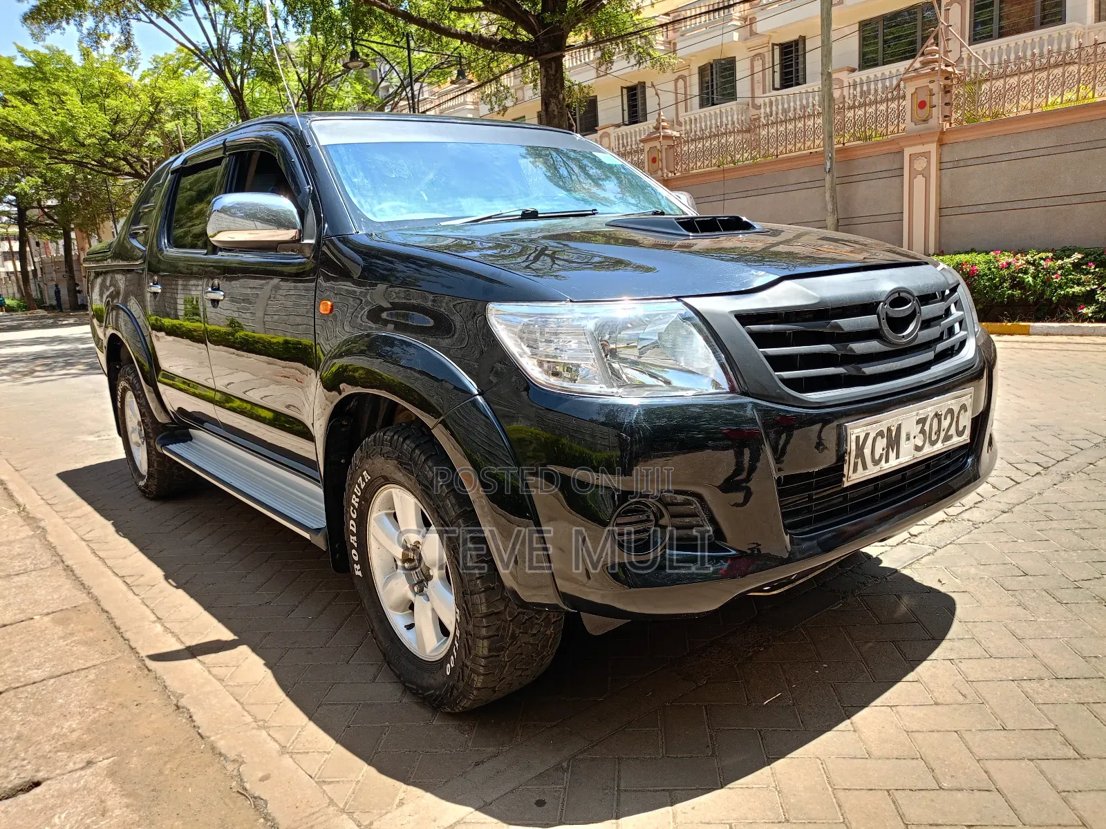 Toyota Hilux 2012 Black