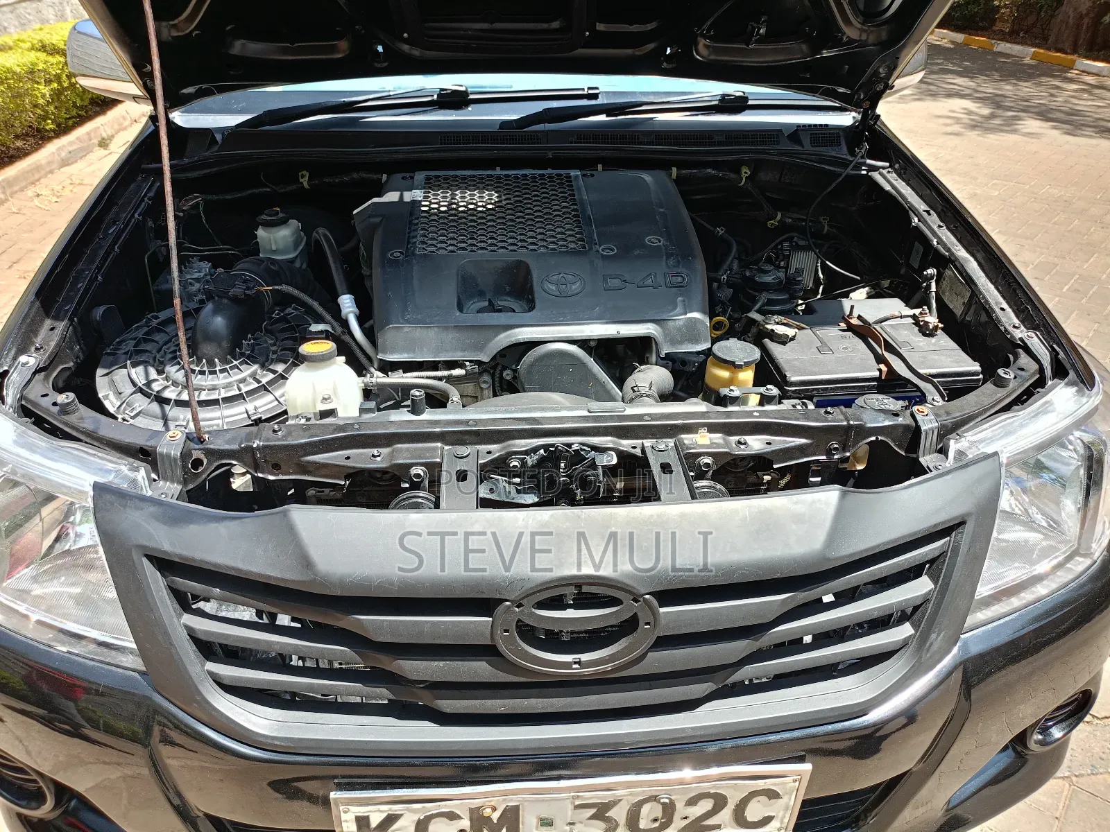 Toyota Hilux 2012 Black