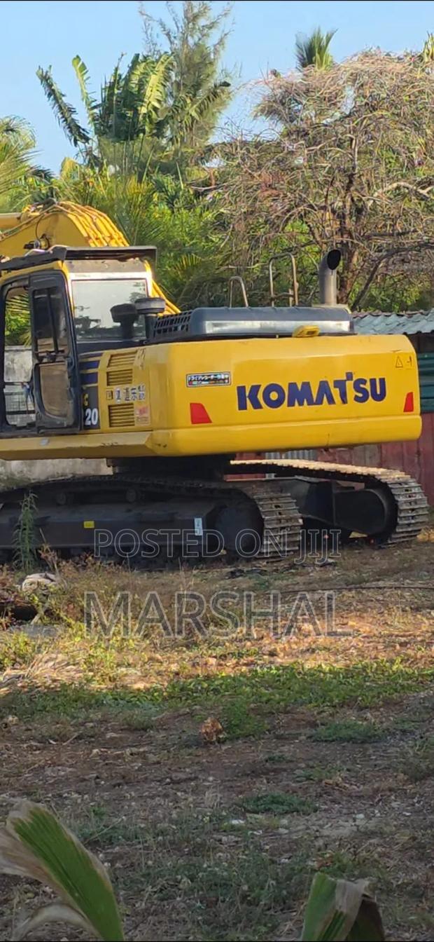 Komatsu Pc220 Excavator - thumbnail 2