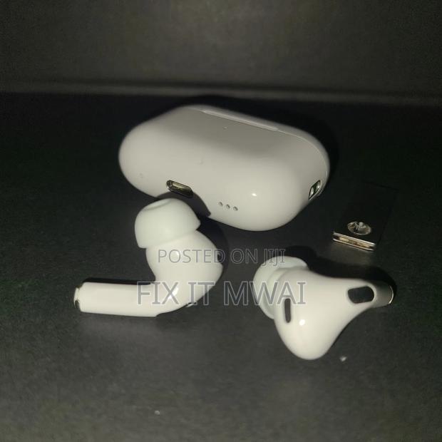 Airpods Pro (2nd Generation) With Usb-C Charging Case (Release 2023) - thumbnail 6