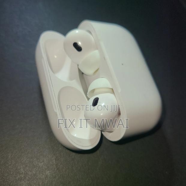 Airpods Pro (2nd Generation) With Usb-C Charging Case (Release 2023) - thumbnail 4
