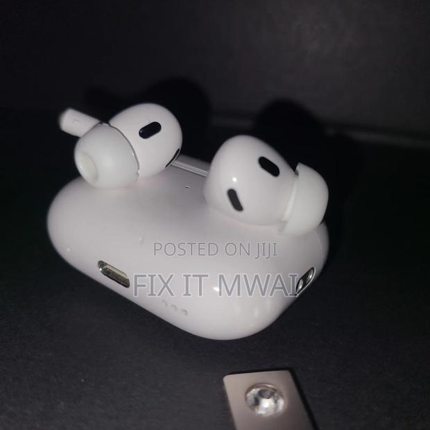 Airpods Pro (2nd Generation) With Usb-C Charging Case (Release 2023) - thumbnail 5