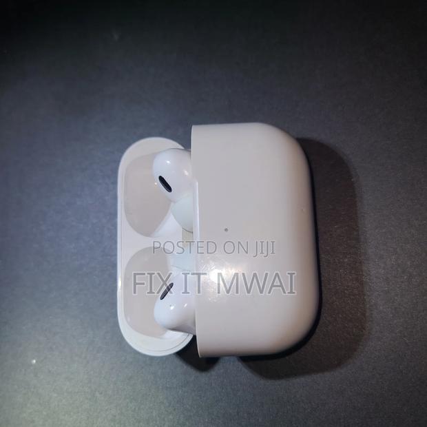 Airpods Pro (2nd Generation) With Usb-C Charging Case (Release 2023) - thumbnail 8