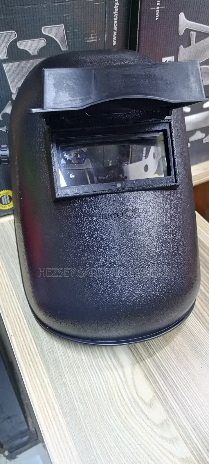 High Quality en 175 Flip-Up Welding Helmet