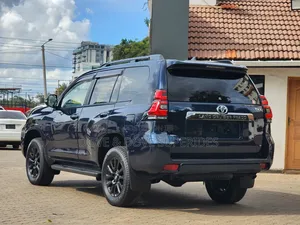 Toyota Land Cruiser Prado 2.8 2019 Blue