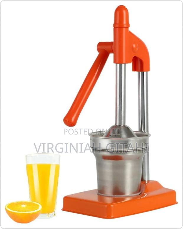 Metallic Manual Citrus Juicer Stand Machine