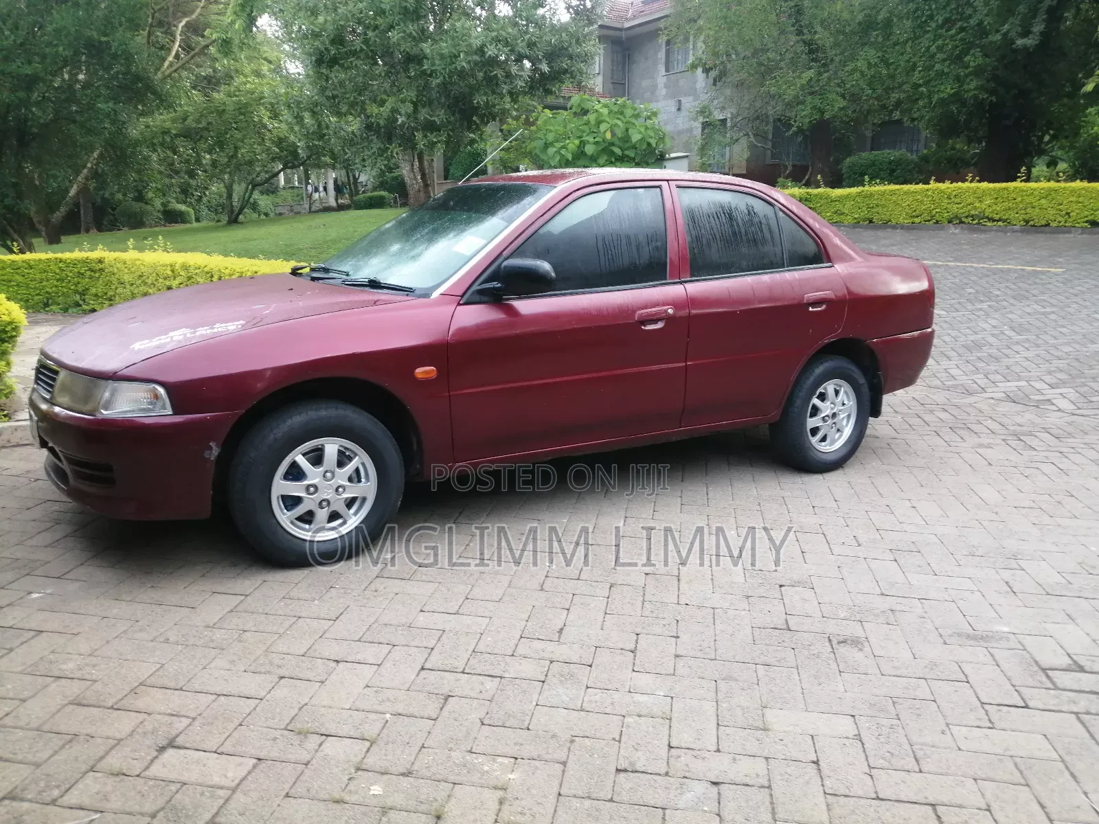 Mitsubishi Lancer 2000 Red