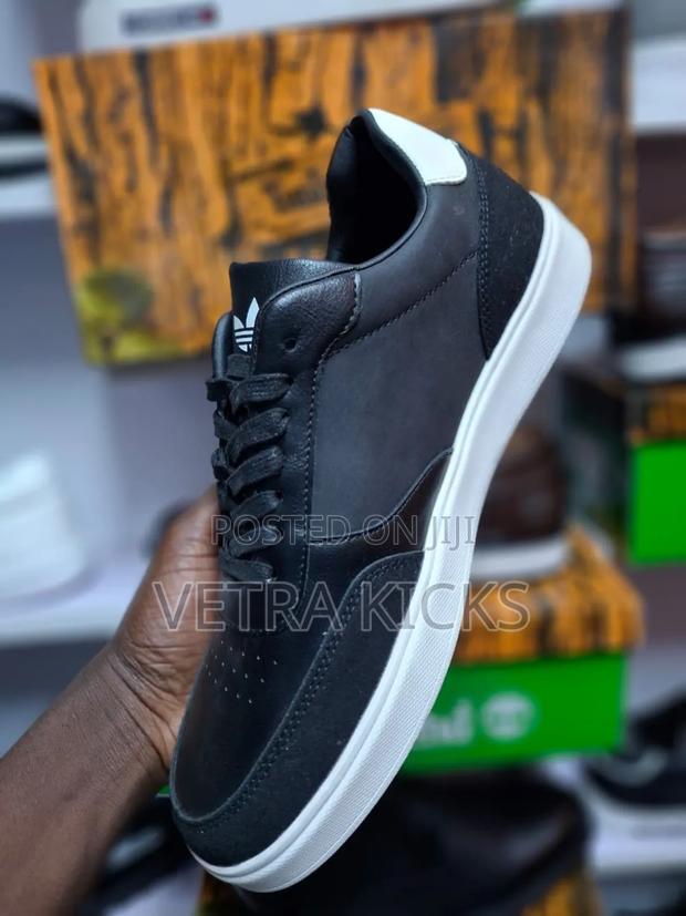 Adidas Casuals Black and White Sole Available - thumbnail 2