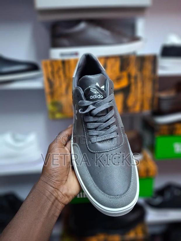 Adidas Casuals Black and White Sole Available - thumbnail 3