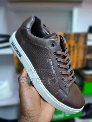 Lacoste Men Casuals Brown
