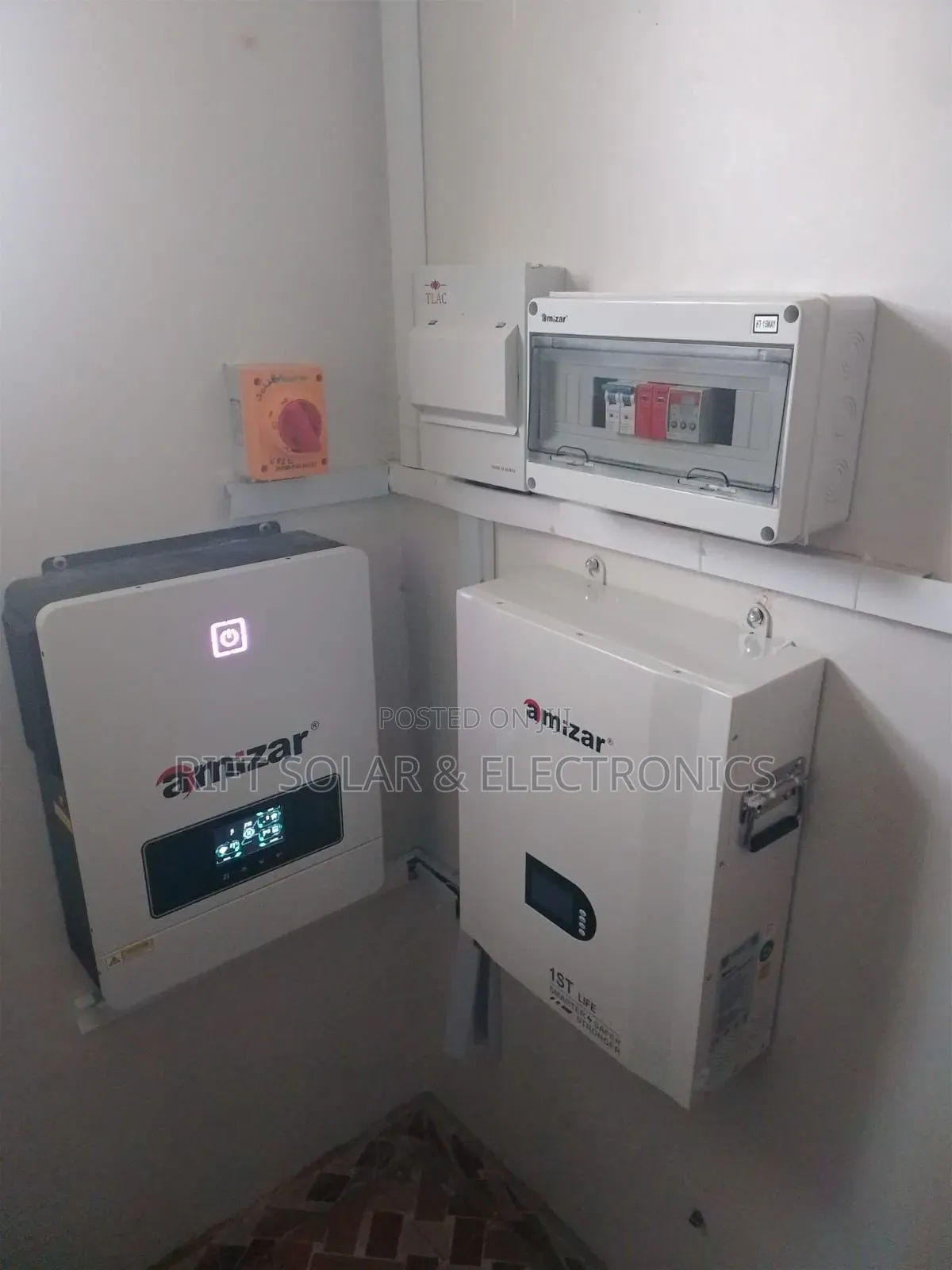 3kw Hybrid Solar Kit - 2.56 - 24v KWH Lithium Battery - (2)625w Solar
