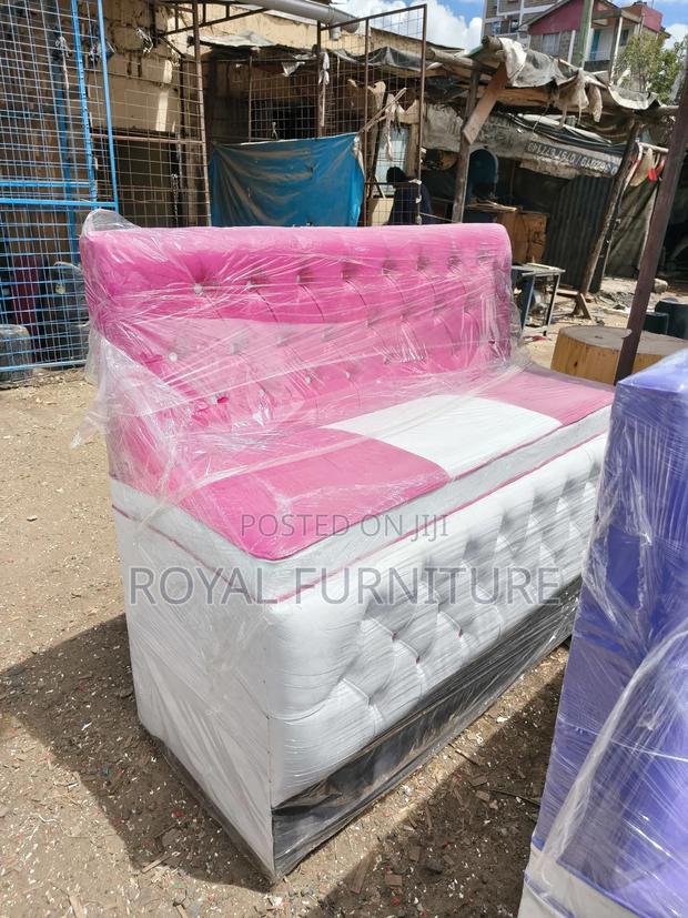 Pedicure Seat - main view