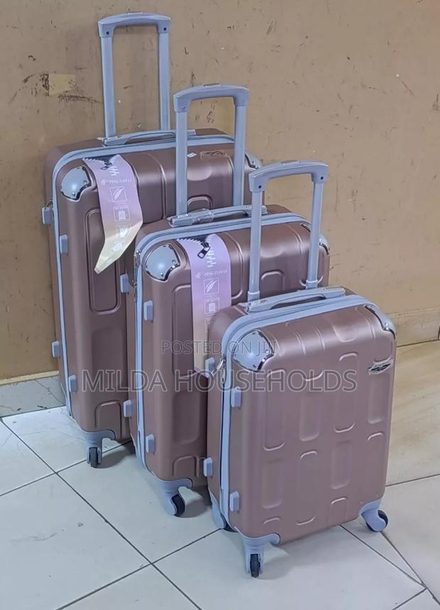3 in 1 Luxurious Fibre Suitcase. - thumbnail 2