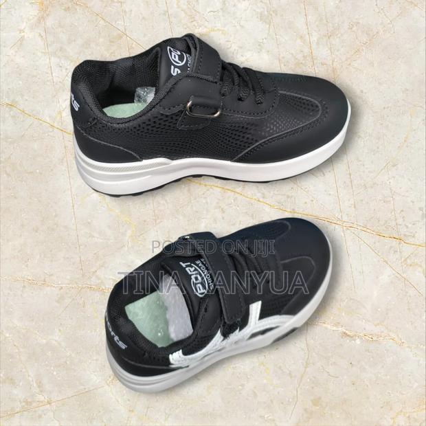 Black Unisex Kids Sneaker - main view