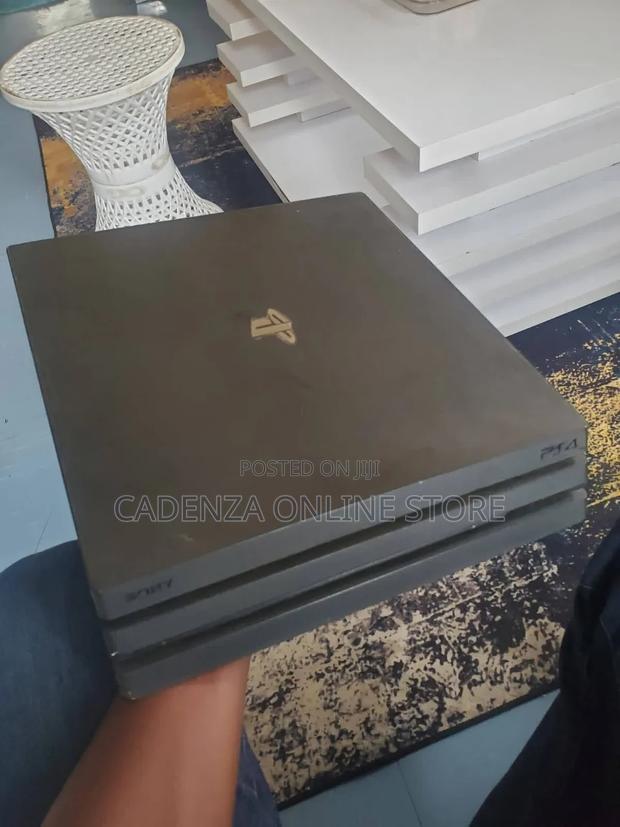 Used Ps4 Pro 1tb Storage - thumbnail 2