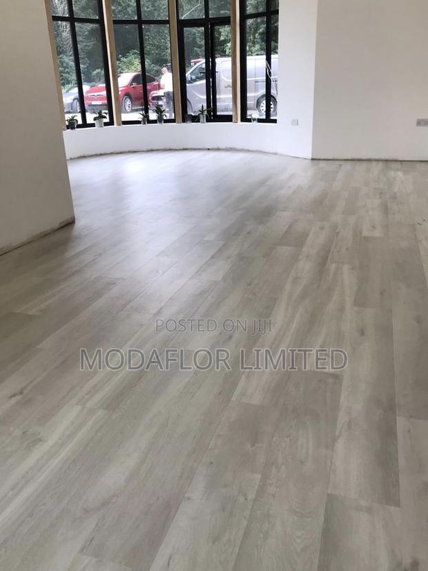 Wood Look Laminate Flooring for Elegant and Durable Floor Finishing