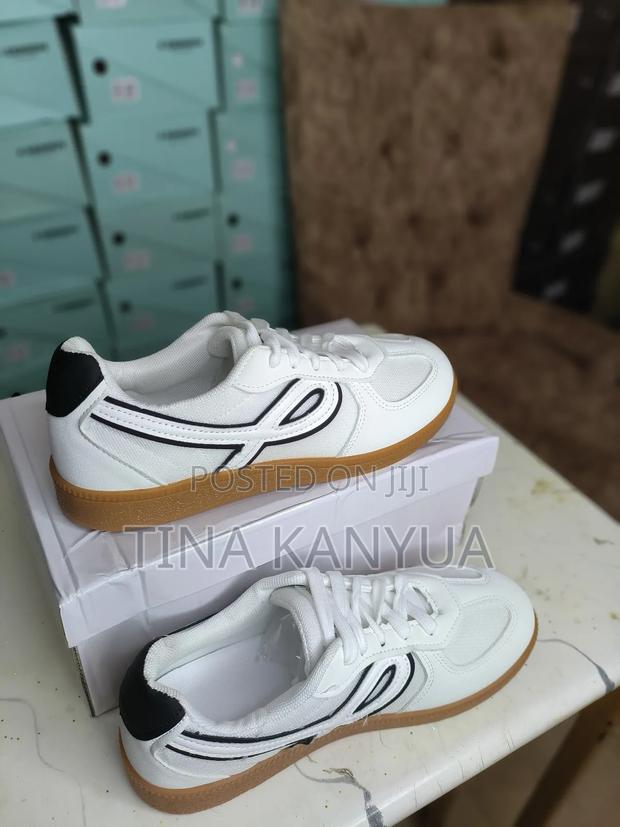 White Black Sneakers for Ladies - thumbnail 2